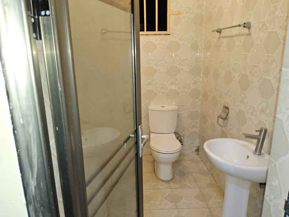 Flat for rent A three bedroom flat in Foxdale Lusaka off Unik road.