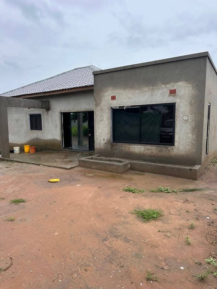 House for sale in katuba area 2bedroom modern flat MSC for sale 50*50m Plot katuba area behind