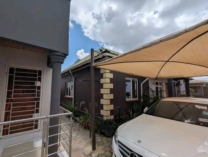 House for sale in Twikatane area near Diana kaimba School @House For Sale @In Twikatane area near