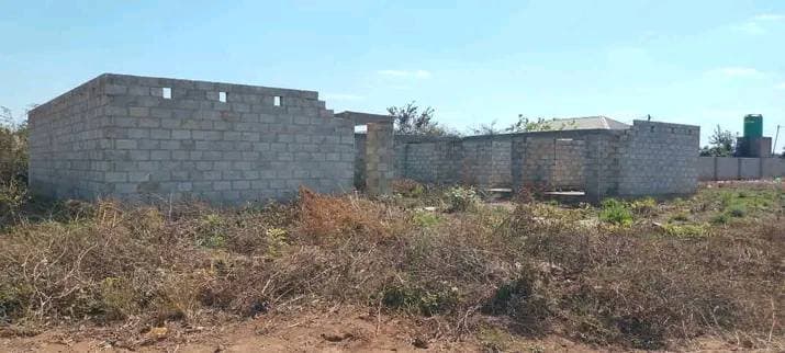Unfinished shops for sale in 9 miles Reduced to go Hurry K160,000 Negotiable Payment Plan Accepted