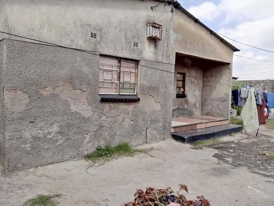 Flats for sale in makeni villa Business flats for sale in makeni villa near villa park.